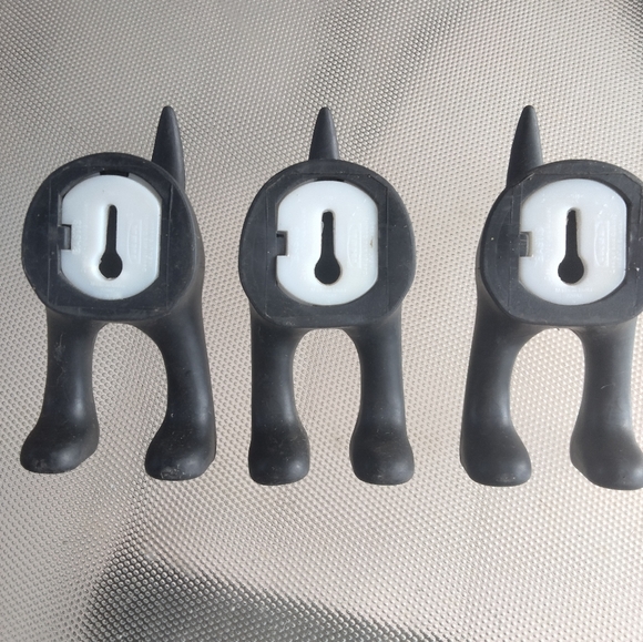 Three dog tail hooks - Picture 4 of 6